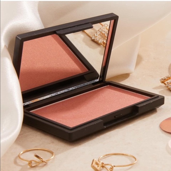 Fabfitfun Hair/Lip/Face bundle - Picture 5 of 10